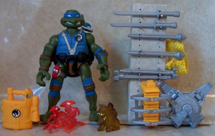 Monster Trapper Leonardo with accessories