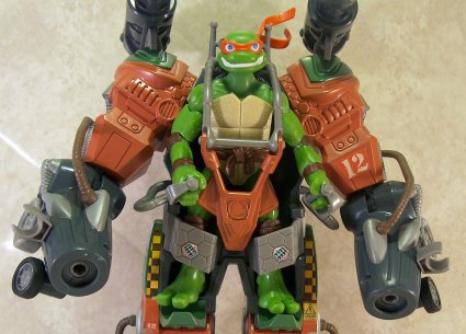 Shell Shifter Michelangelo in mech