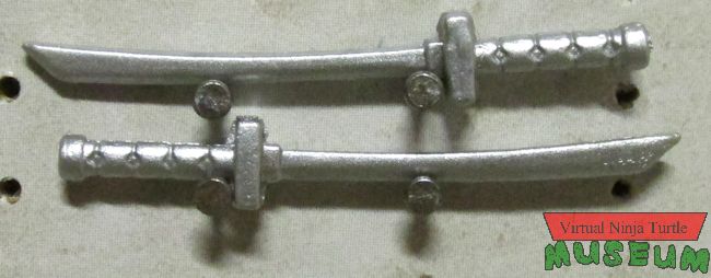 Capsule Leonardo  swords