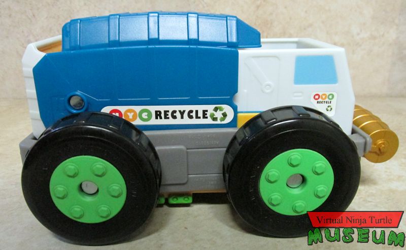 recycling truck side view