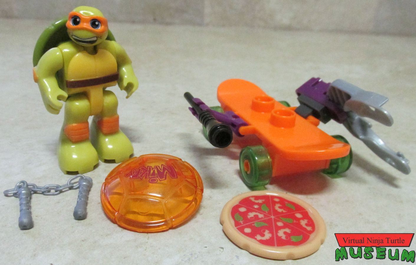 Mikey skateboard set