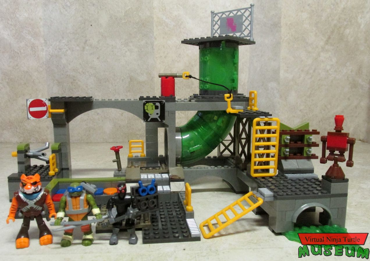 Sewer Lair with Leonardo, Tiger Claw & Foot Soldier