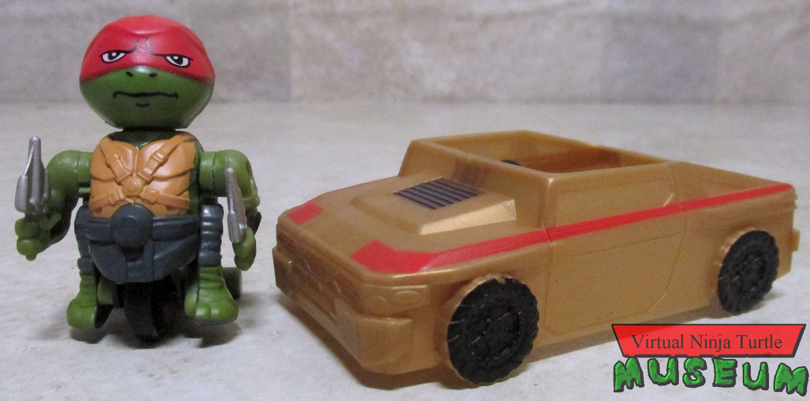 Out of the Shadows T-Sprints Raphael with TMNT tank