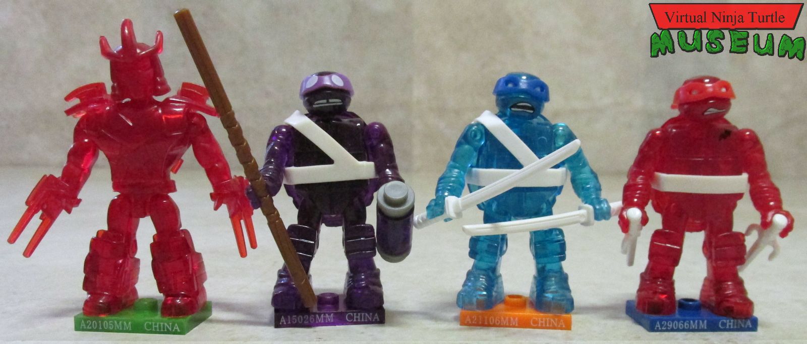 Holographic mini figures