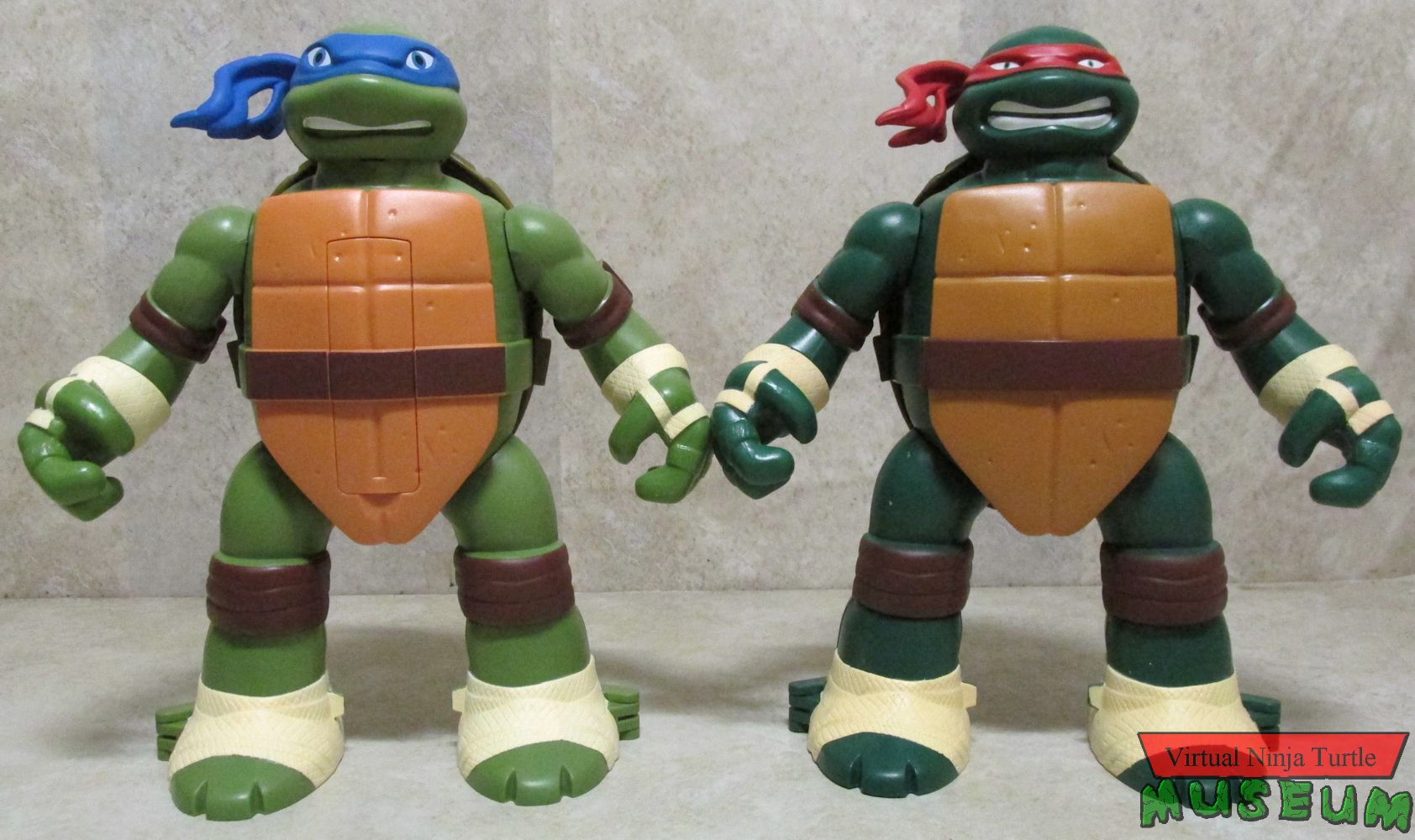 Leo and Raph sets closed front view