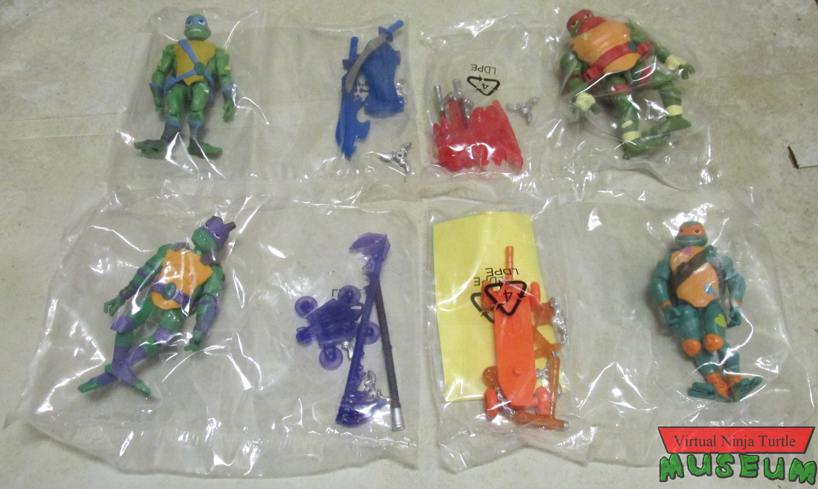 Figures with accessories