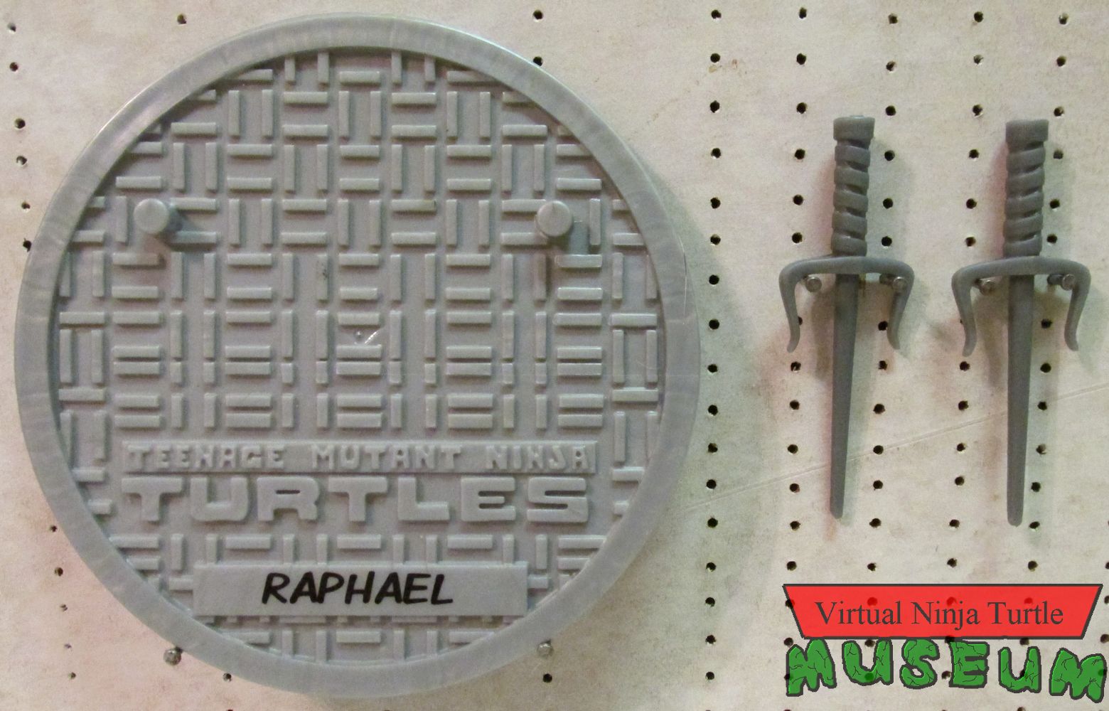 Ninja Elite Raphael's accessories