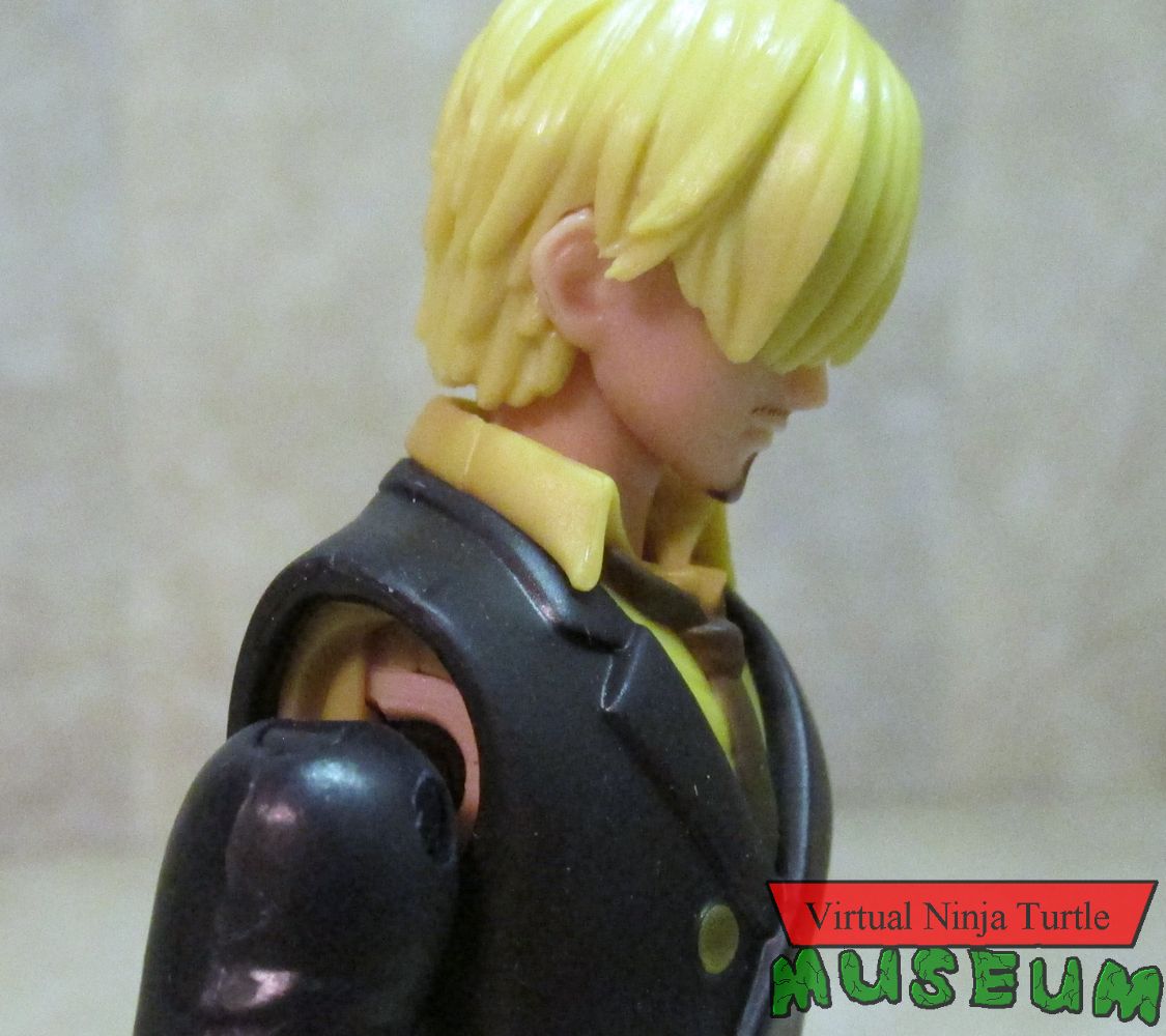 Sanji's shoulder gap