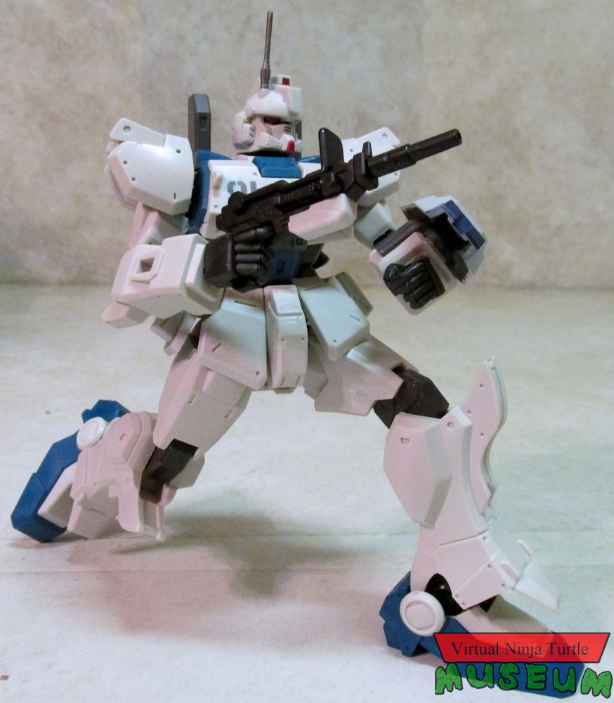 Gundam EZ with gun