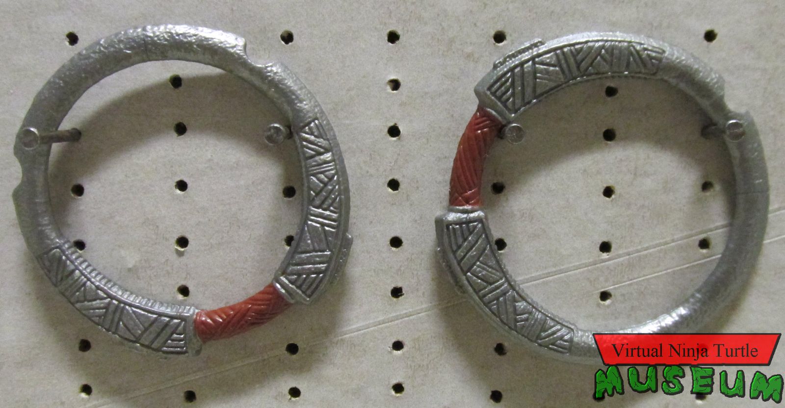 Nakia's accessories