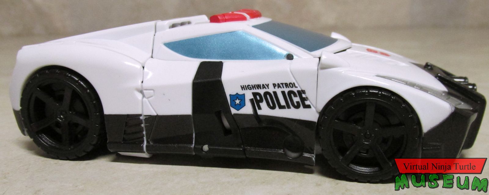 Prowl vehicle mode side view