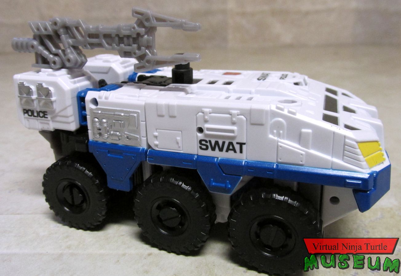 Rook vehicle mode with weapon