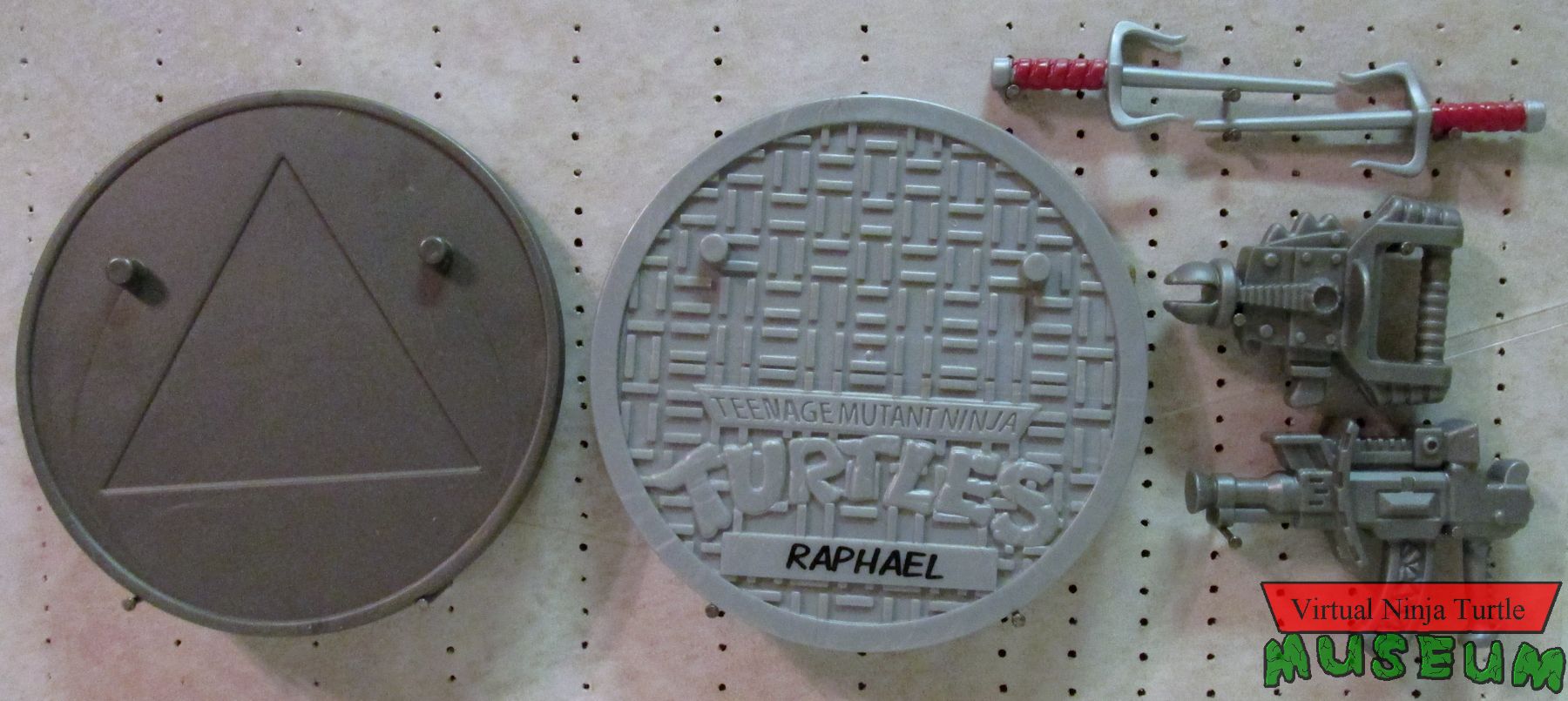 Raphael vs. Triceraton accessories